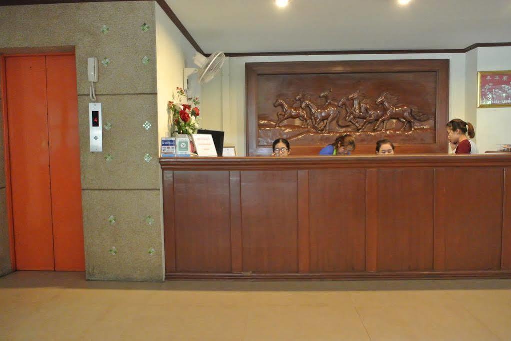 Bp Grand Hotel Чиангмай Екстериор снимка